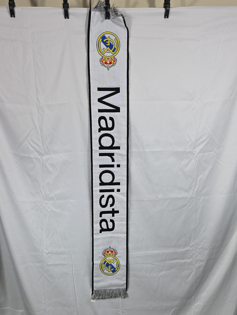 Real Madrid 'Madridista' Fan Scarf - White with Black Trim 60 Inches (M73)